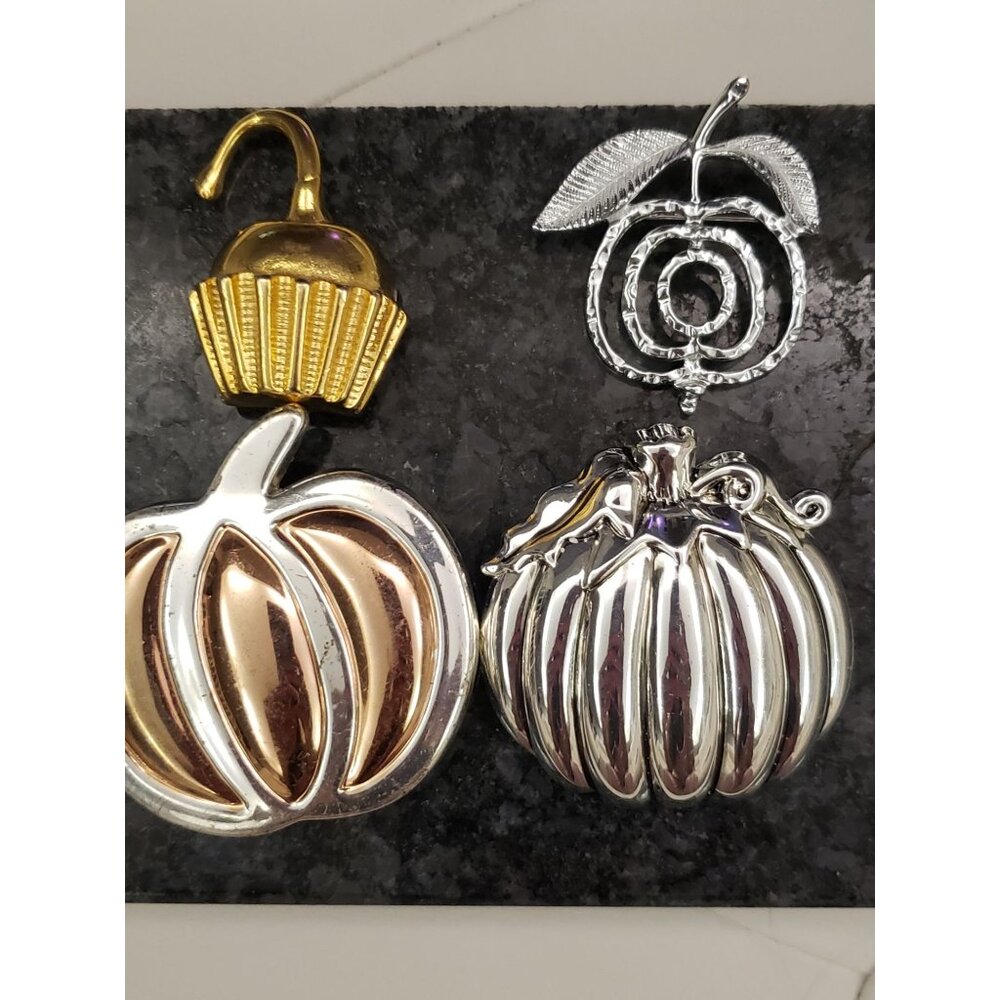 Lot of  Vintage Pumpkins & Apple Brooches Set Gold & Silver Tone Sarah C / Best